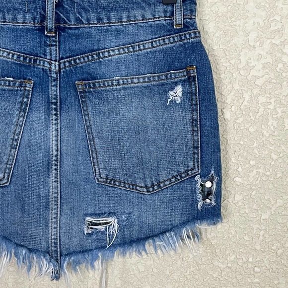 Free People Wild Rose Jean Skirt Size 2 Blue Embroidered Fray Hem Mini Floral - Picture 8 of 15